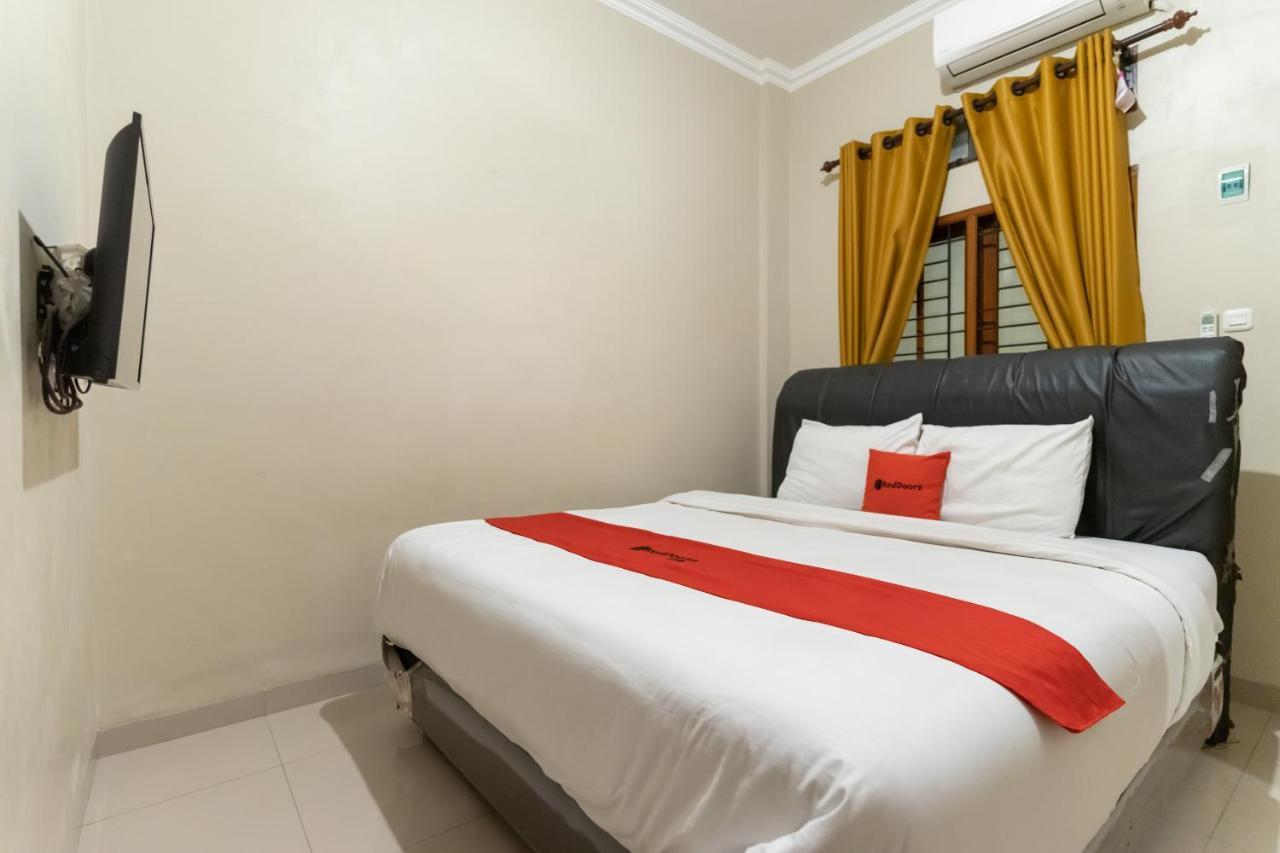 Reddoorz At Joyce Guest House Medan Exteriér fotografie