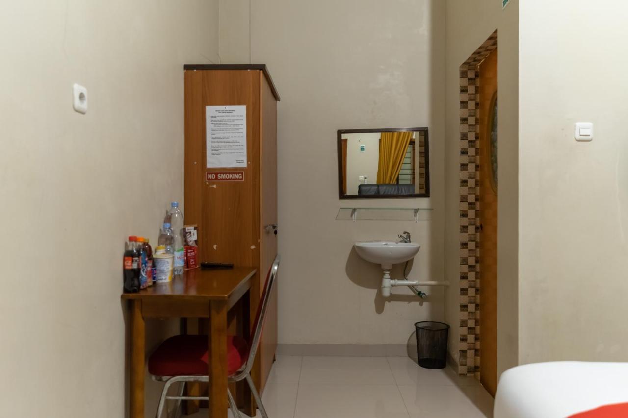 Reddoorz At Joyce Guest House Medan Exteriér fotografie