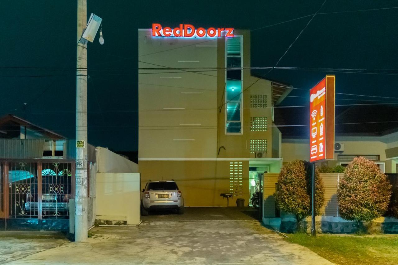 Reddoorz At Joyce Guest House Medan Exteriér fotografie